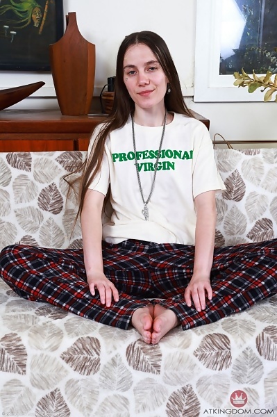 Sia Wood is a professional virgin from ATK Hairy